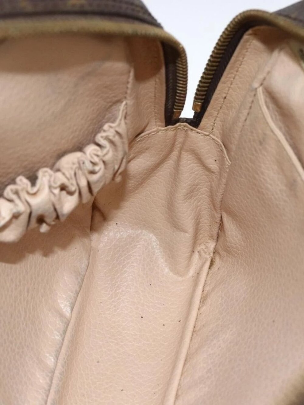 LOUIS VUITTON Monogram Trousse Toilette 23 Clutch Bag - Picture 14 of 16